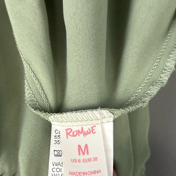 Romwe Green Front Cut Out Dress Size 6 - Picture 4 of 5